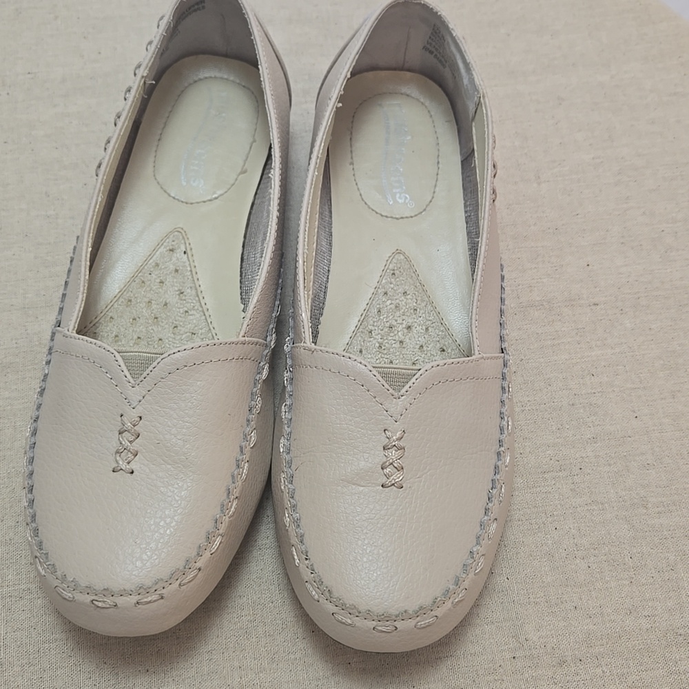 Mushroom slip ons size 5.5 cream color.